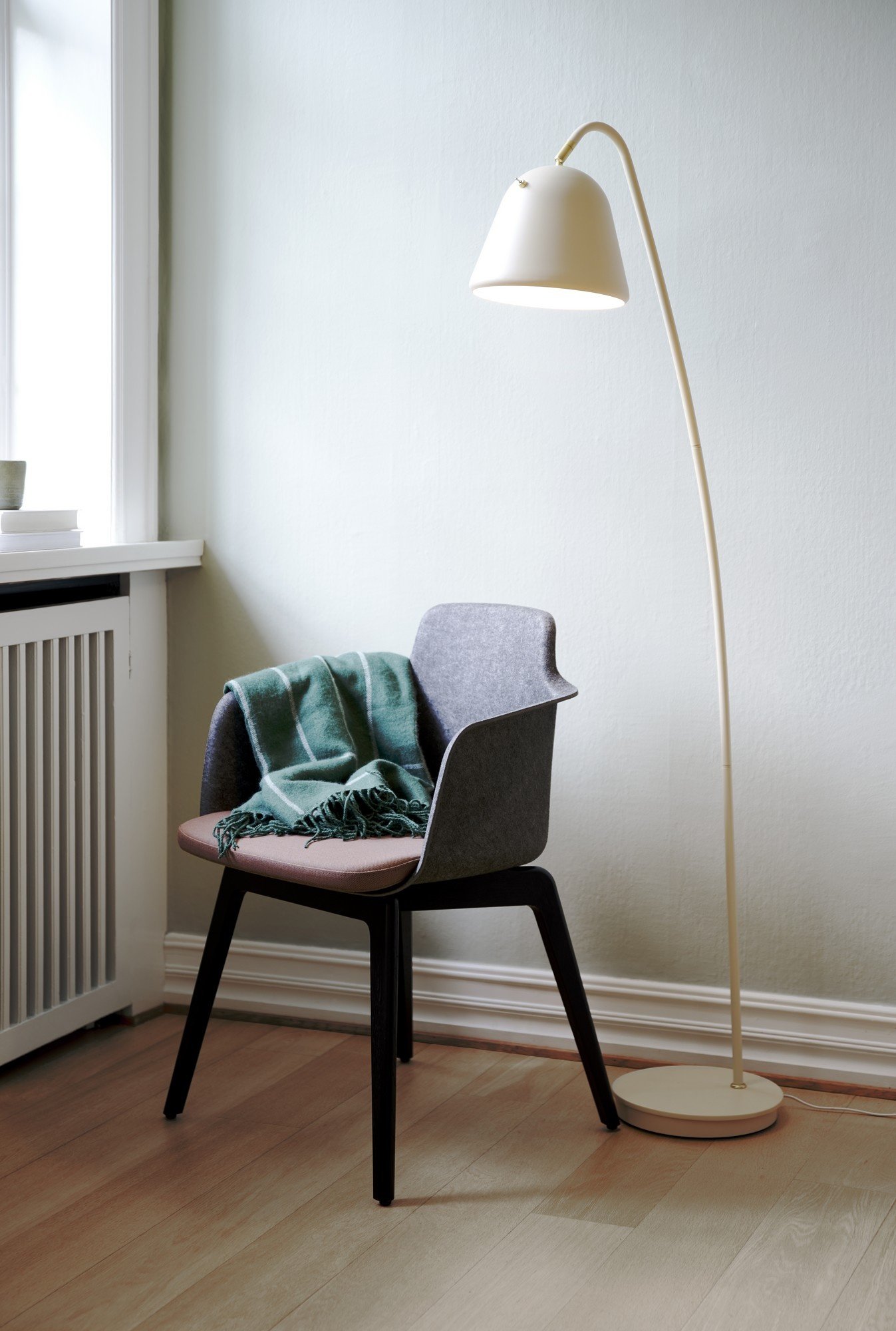 Nordlux Fleur 24 торшер бежевый